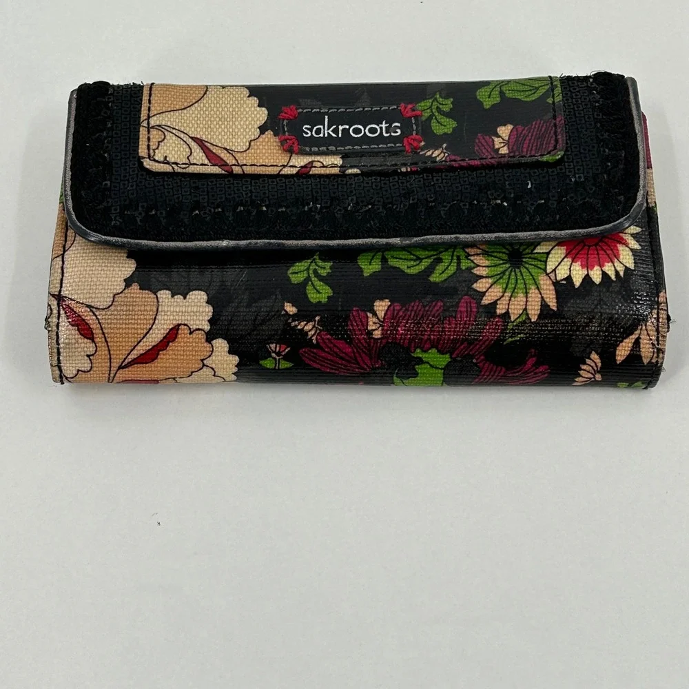 Sakroots Artist Circle Black Floral Sequin Trifold Wallet Snap Closure